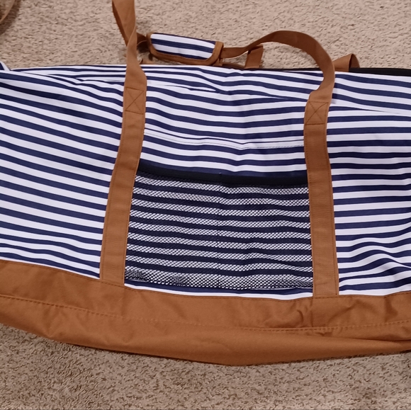 Women's Lekesky Foldable Travel Duffle Bag 100L - Picture 13 of 14